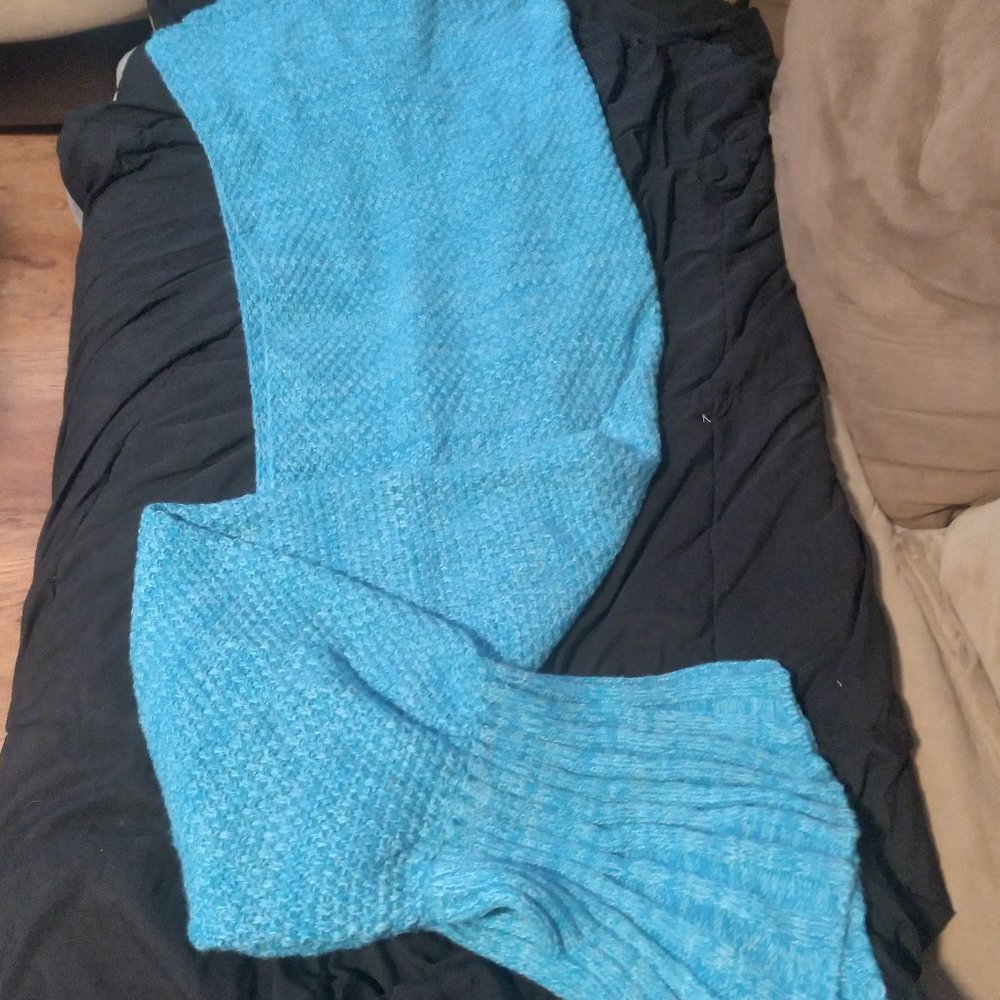 Kids mermaid blanket in great condition.